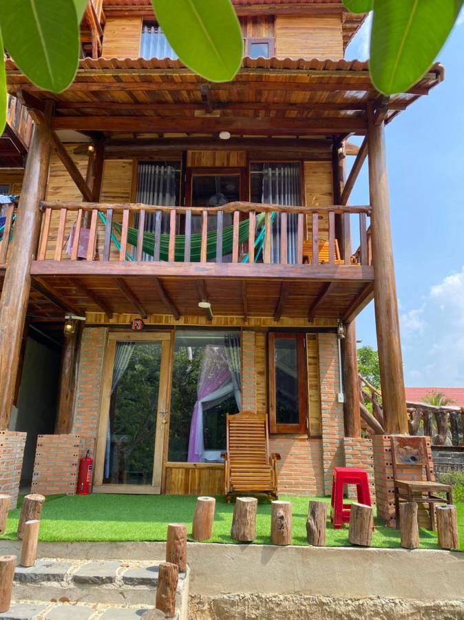 Floor River View Cat Tien Exterior photo