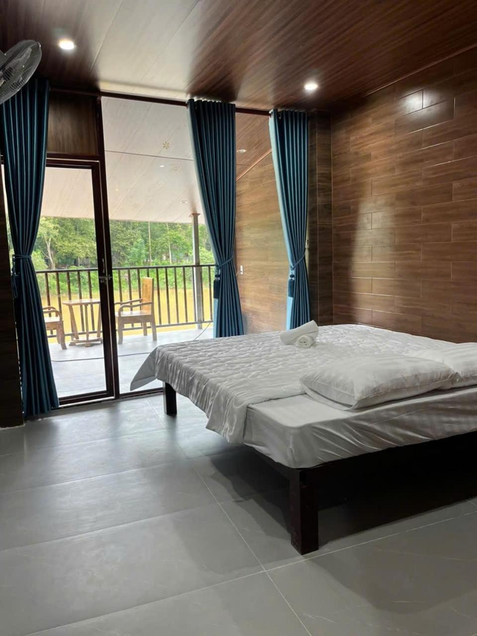 Floor River View Cat Tien Exterior photo